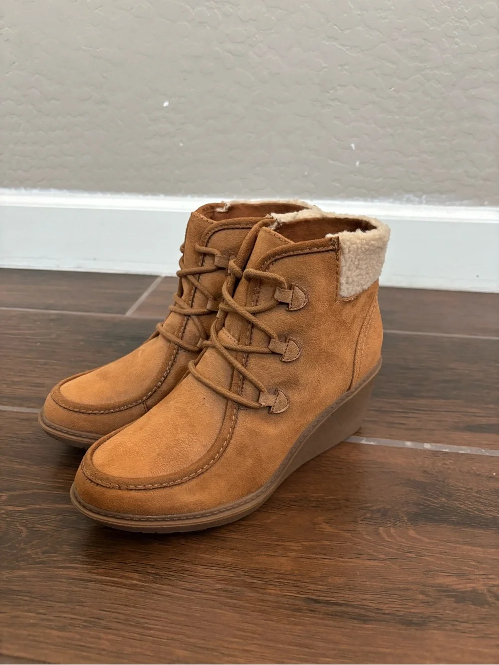 Target women’s Suede-Look Shearling Boots - Brown size 7